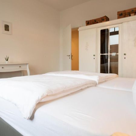 Apartment direkt am Hafen - mit Terrasse und UHD TV Dortmund Exterior foto